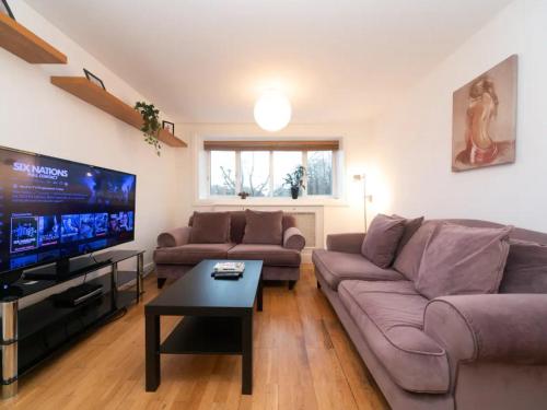 Canal view flat near Madame Tussauds Pass the Keys — 4-Star Luxury Hotel in London, United Kingdom