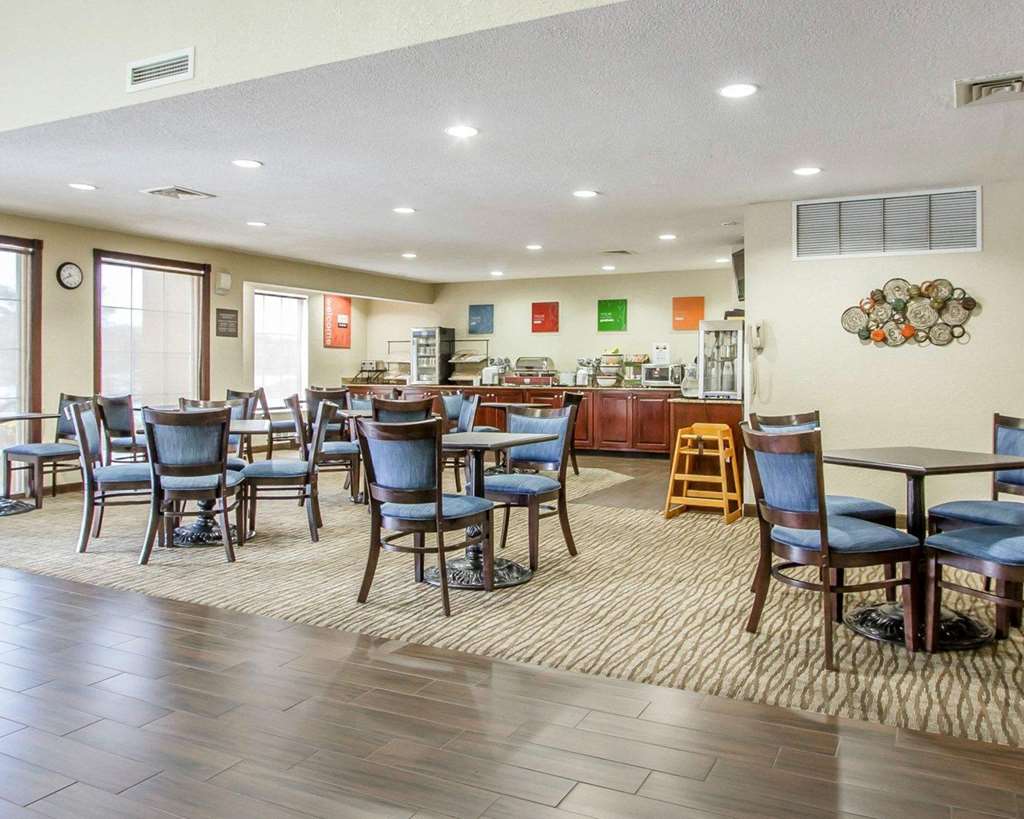 Comfort Inn Poplar Bluff North - photo 31