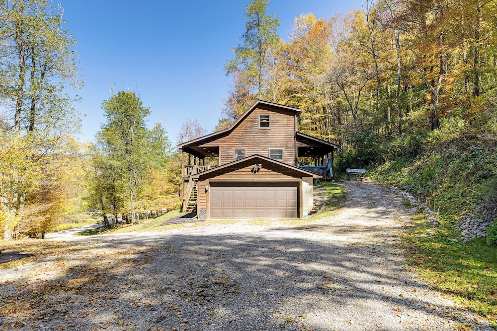 3 Mi to Snowshoe Resort Cabin with Hot Tub - photo 29
