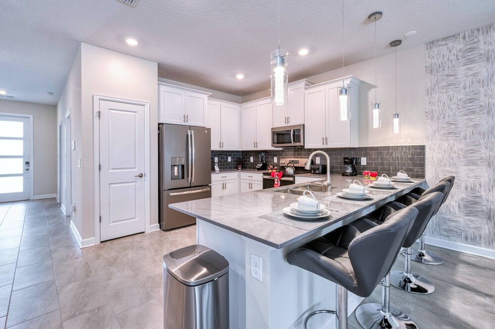 Gorgeous Brand New 7 Bedrooms House With Pool and Game Room at Champions Gate Resort - photo 18