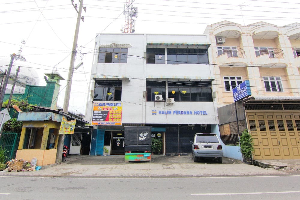 Hotel Halim Perdana - carbon neutral hotel in Medan