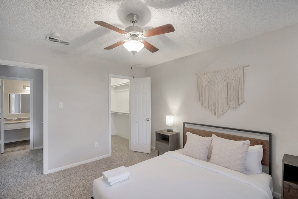 Relaxing Quaint 1BR in Heart of Midland - photo 6