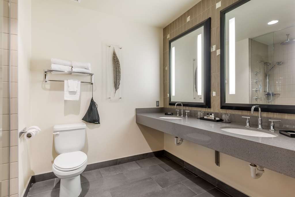 Best Western Premier Boulder Falls Inn - photo 37