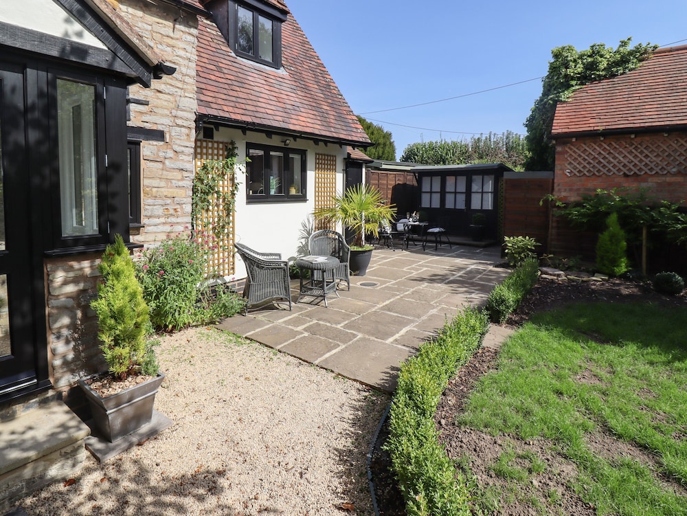 Woodbine Cottage — 4-Star Luxury Hotel in Evesham, United Kingdom
