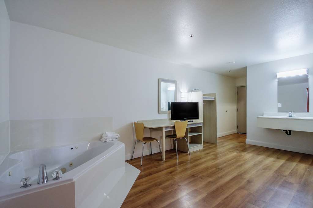 Motel 6 Nephi UT - photo 22