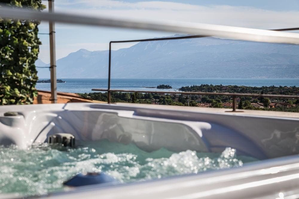 B&B Antico Borgo — 4-Star Luxury Hotel in Manerba Del Garda, Italy