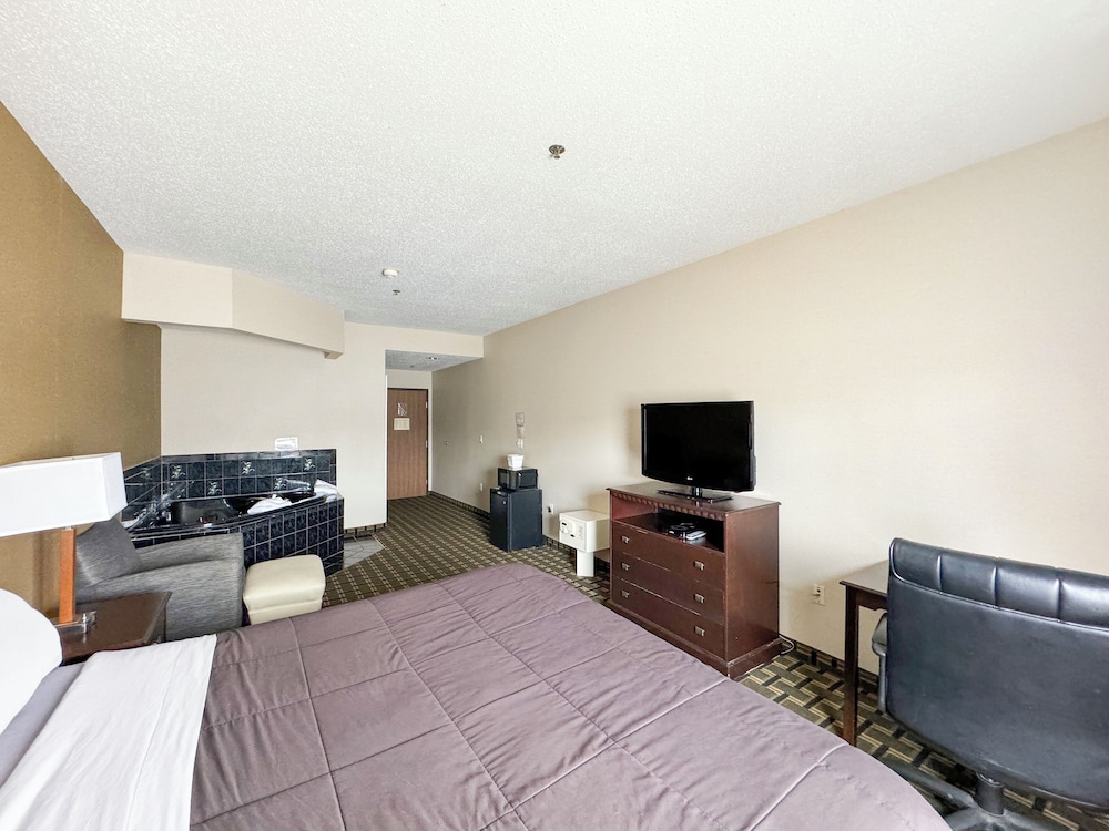 FairBridge Inn & Suites Batavia Darien Amusement Park - photo 6