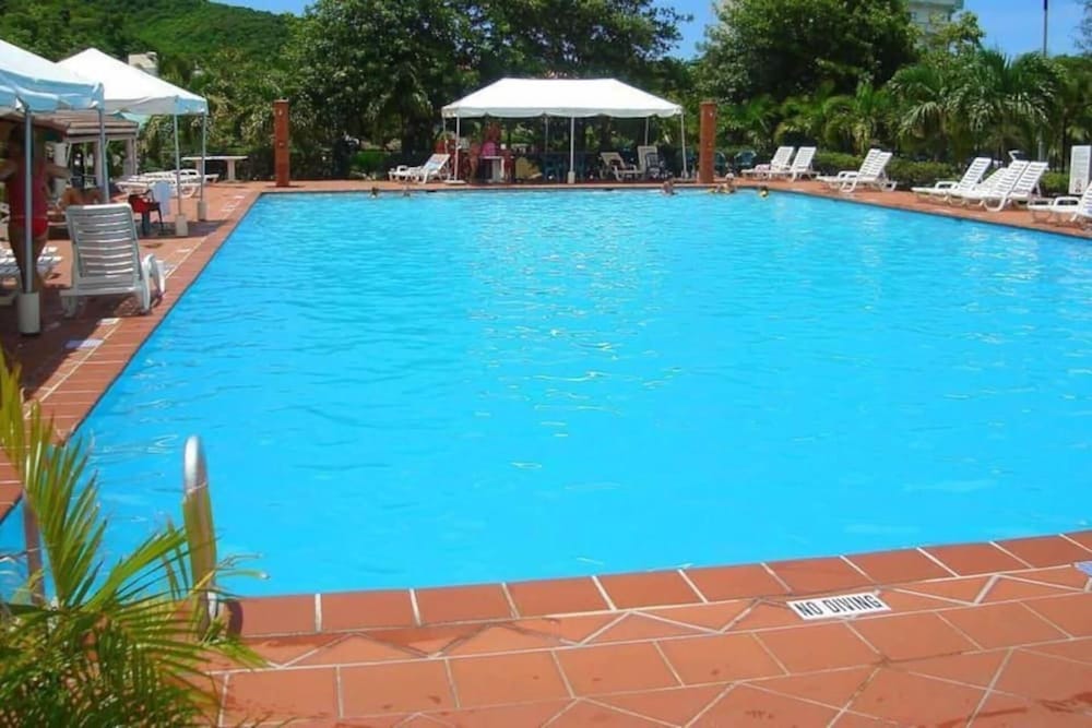 Hotel image of 4 Guests Stunning View Pool South Finger