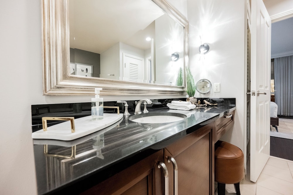 StripViewSuites at Signature - photo 239