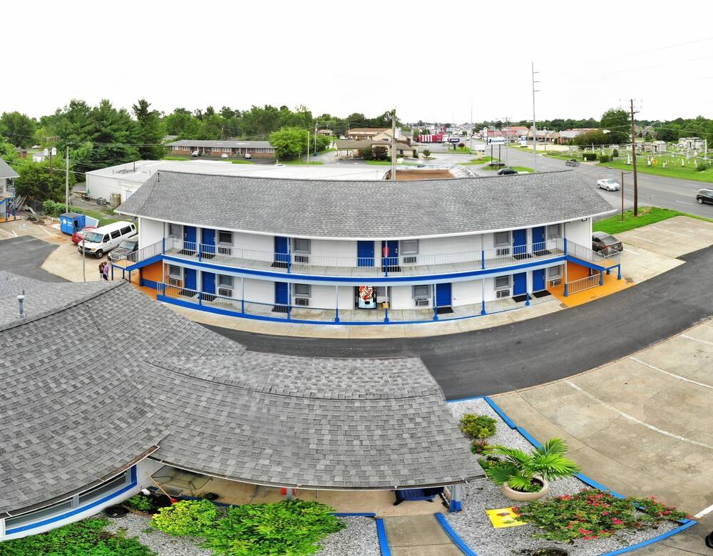 Travelers Inn And Suites - photo 31
