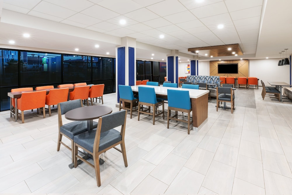 HI Express El Paso Downtown by IHG - photo 27