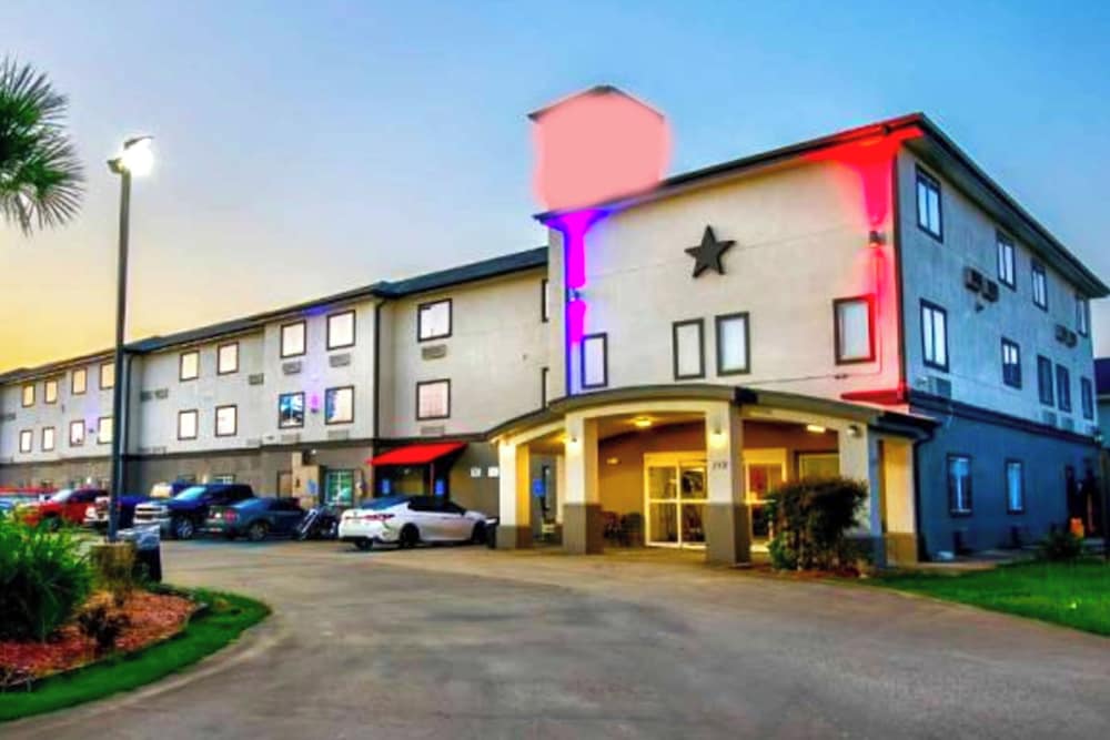 OYO Townhouse Sulphur LA Extended Stay - photo 22