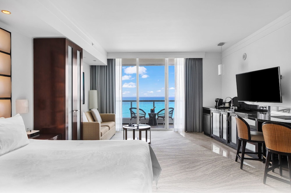 Fontainebleau Miami Beach Private Luxury Suites - photo 62