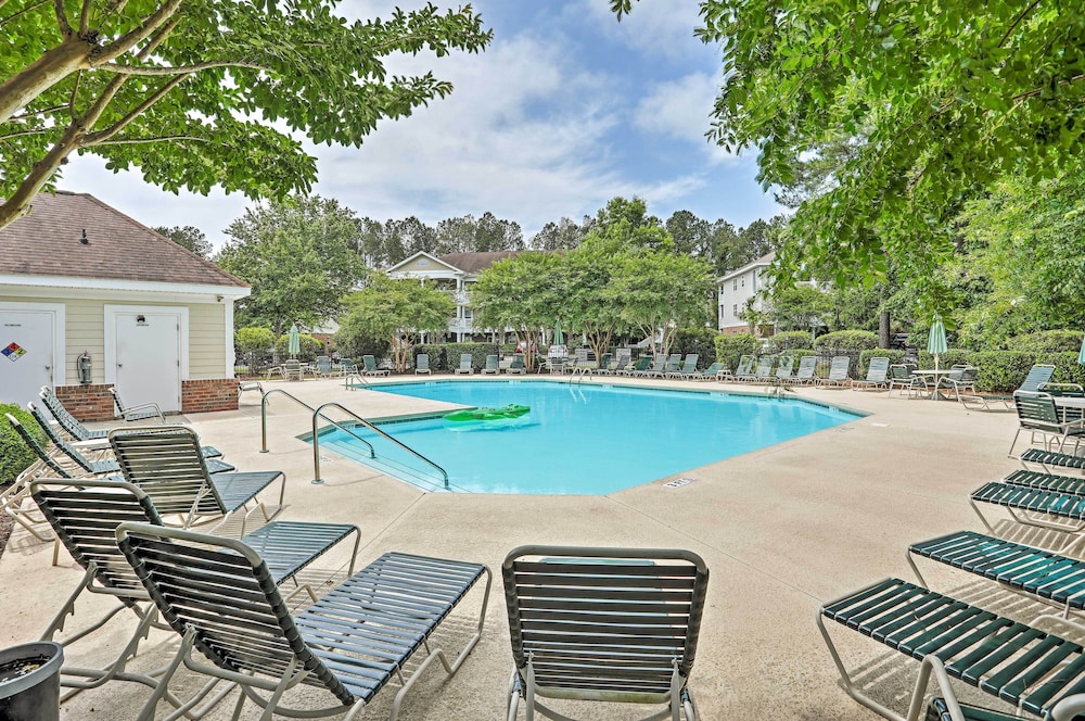 Golf Resort Condo w Pool in North Myrtle Beach - photo 9