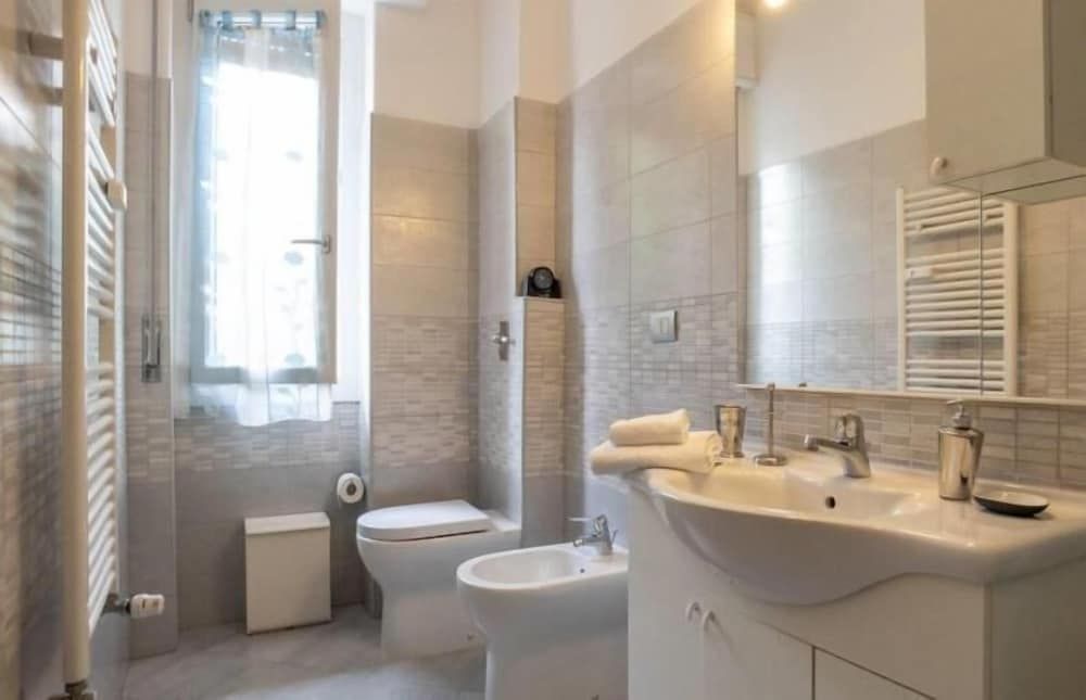Suzzani Apartment — 4-Star Luxury Hotel in Milan, Italy