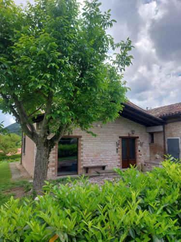 L'officina di Leo Casale Con Giardino — hotel in Cagli
