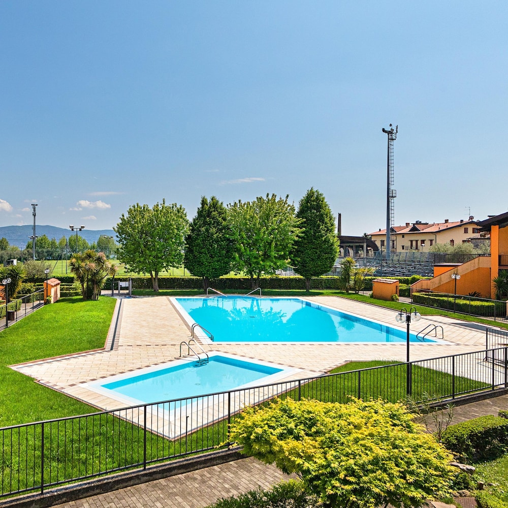 I Girasoli D10 in Toscolano maderno — 4-Star Luxury Hotel in Toscolano Maderno, Italy