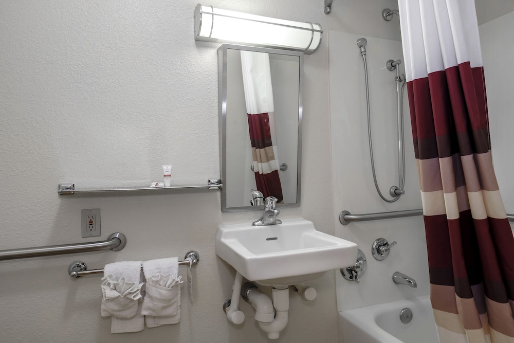 Red Roof Inn Aberdeen - photo 28