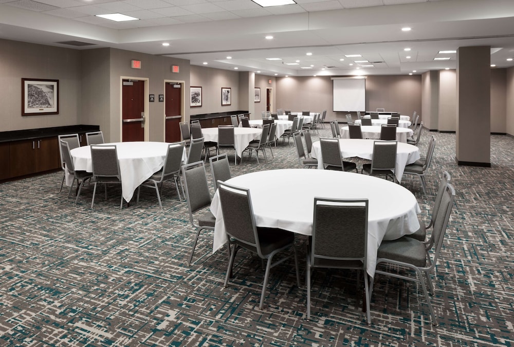 Hampton Inn St. Louis Downtown at the Gateway Arch - photo 50