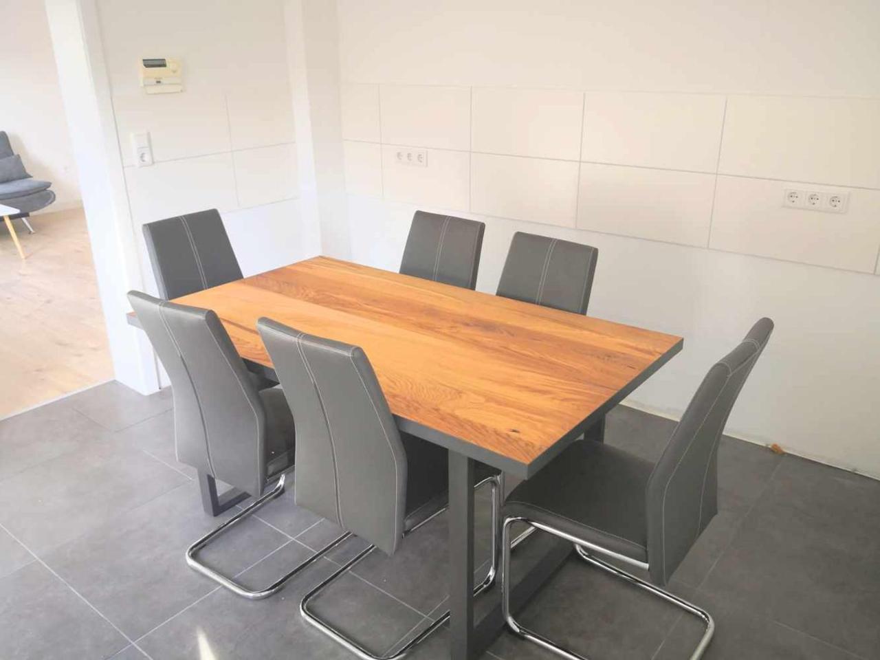 Spacious 6 Room Flat Balcony & Terrace — 4-Star Luxury Hotel in Darmstadt, Germany