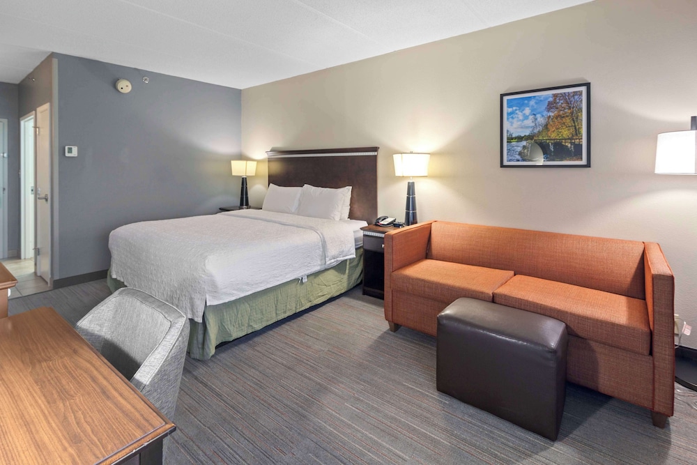 Hampton Inn Atlanta Woodstock - photo 16