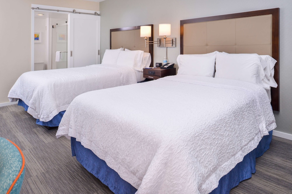 Hampton Inn Seattle Airport - photo 11