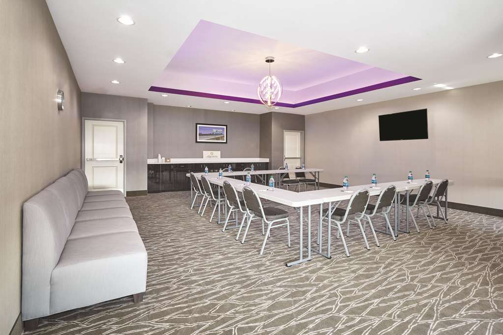 La Quinta Inn & Suites by Wyndham Springfield IL - photo 41