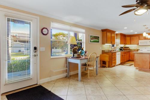 Gulf Place 7B - photo 15