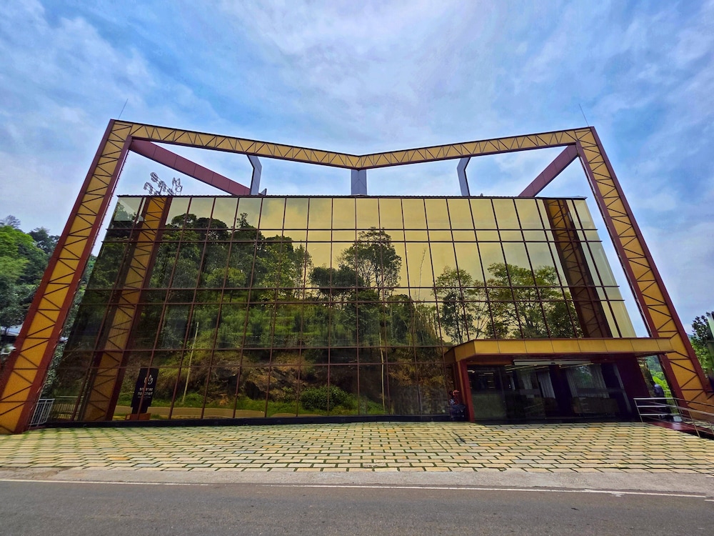 Serene Horizon in Unknown City, India