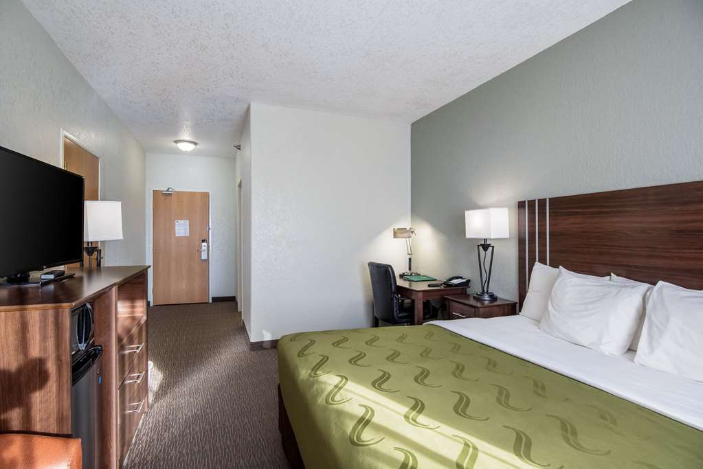 Quality Inn & Suites Pueblo West - photo 6