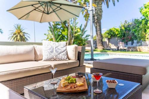 Green Point Grande Luxury Family villa with pool & views
