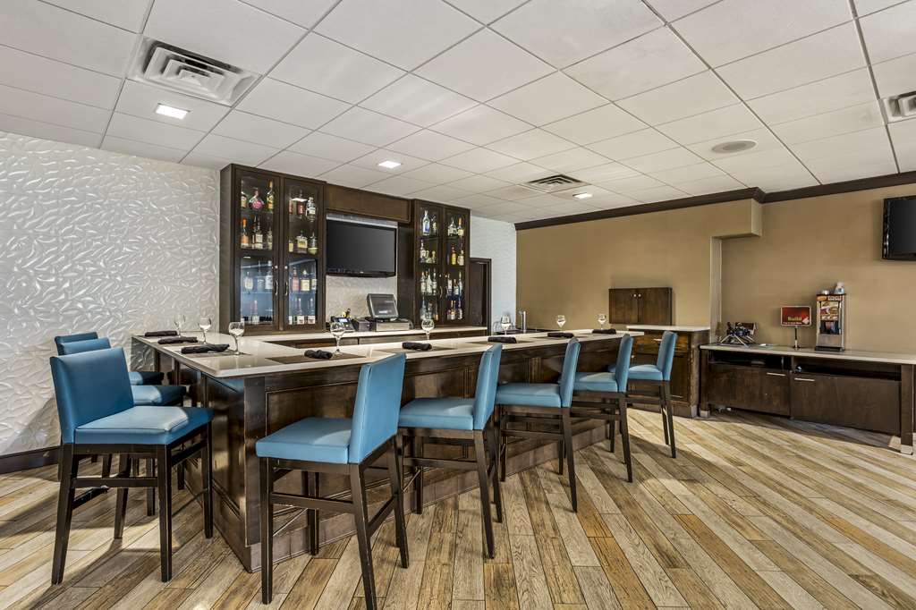 Best Western Plus Kingston Hotel And Conference Center - photo 2