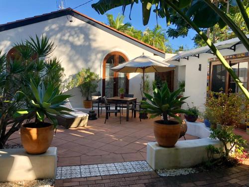 Beach Bliss Tropical tranquility 3 mins walk to beach — hotel in Suffolk Park