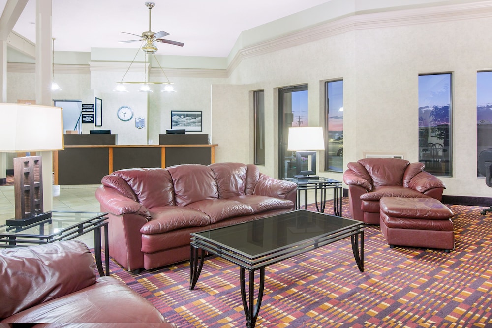 Super 8 by Wyndham Casper West by the River - photo 14