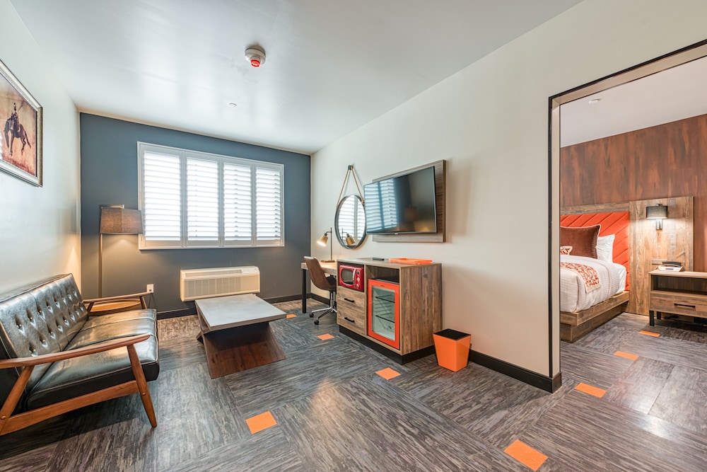 Hotel Lexen Newhall - photo 27
