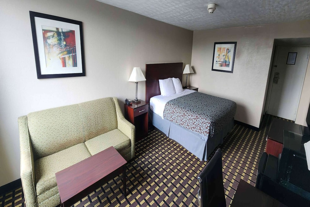 Days Inn by Wyndham Fort Wright Cincinnati Area - photo 29