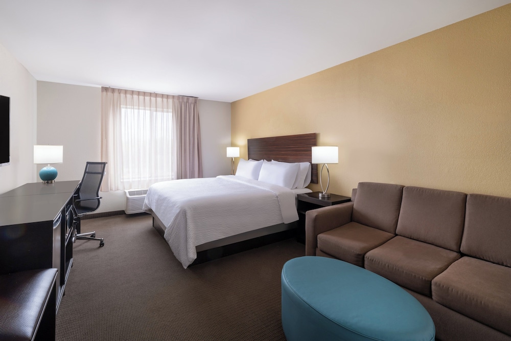 Garner Hotel Clarksville Northeast by IHG - photo 18