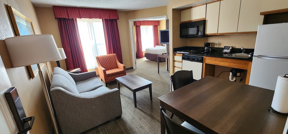Affordable Suites of America Detroit Warren - photo 10
