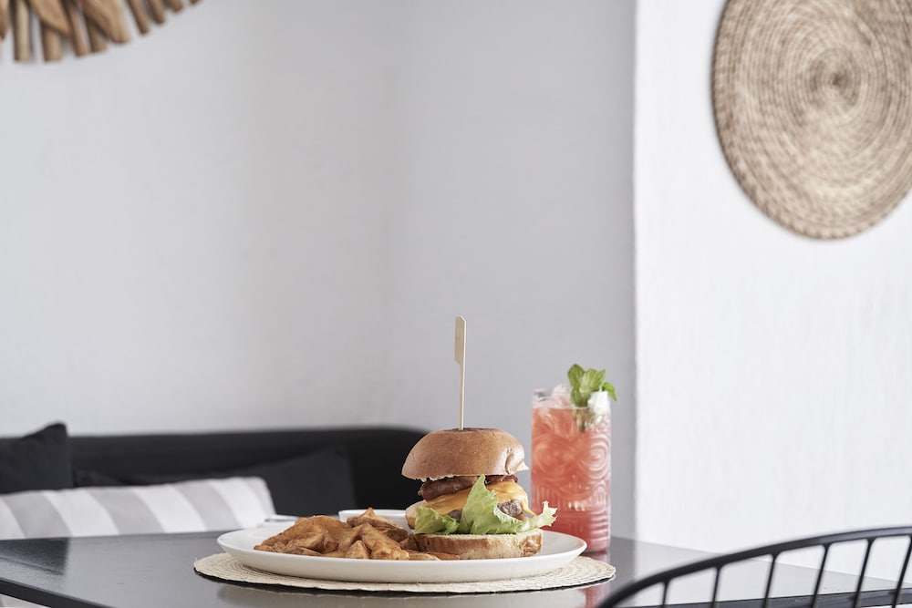 מזון ומשקאות