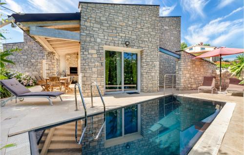Beautiful Home In Fazana With Wifi — 4-Star Luxury Hotel in Fazana, Croatia