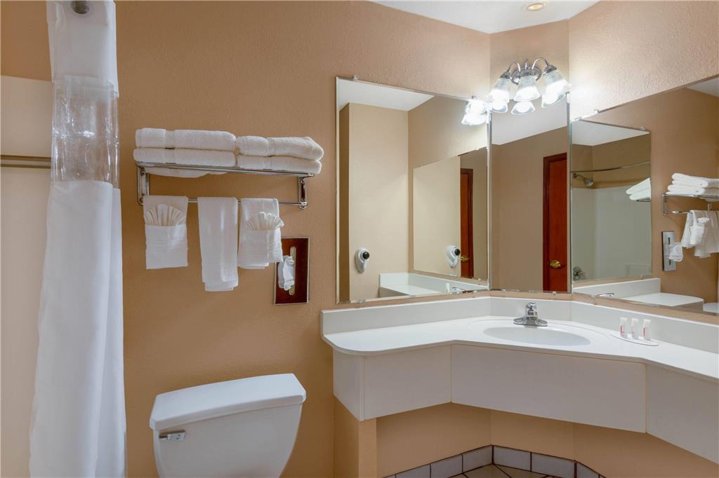 Baymont by Wyndham Plainfield Indianapolis Arpt Area - photo 30