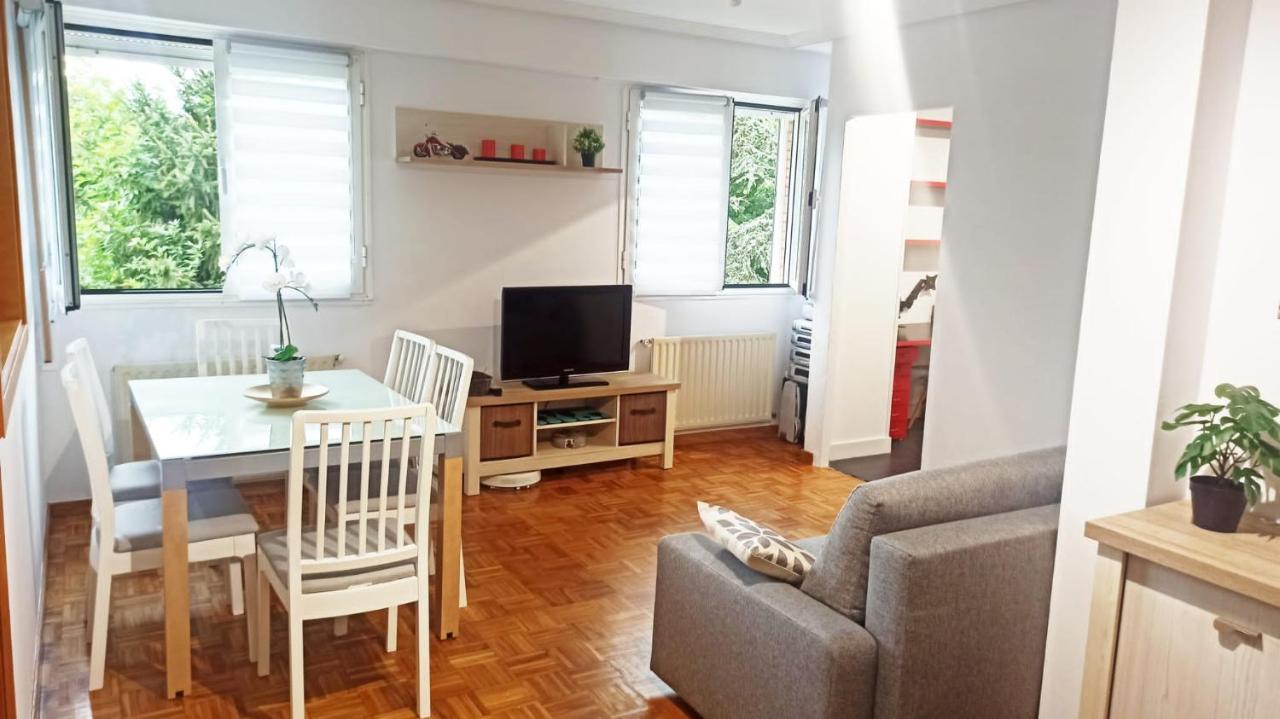 Apartamento En San Sebastian Con Plaza de Parking Gratis — 4-Star Luxury Hotel in San Sebastian, Spain