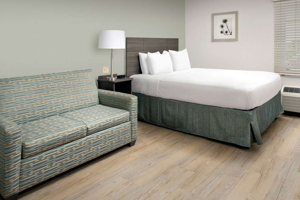 WoodSpring Suites Broken Arrow - photo 10