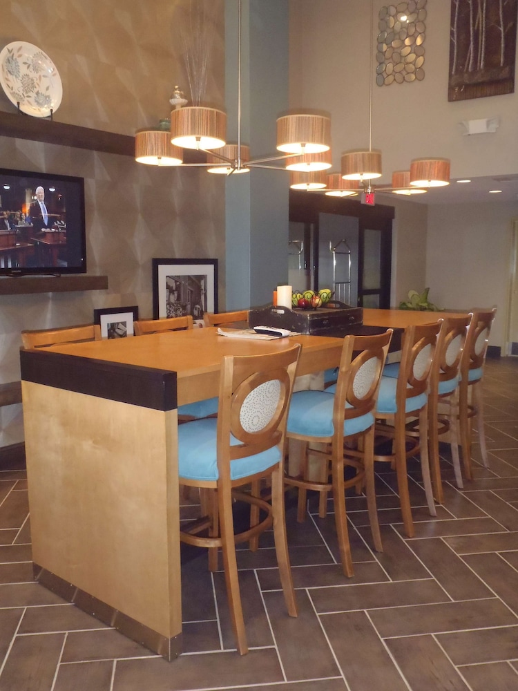 Hampton Inn & Suites Wiggins - photo 7