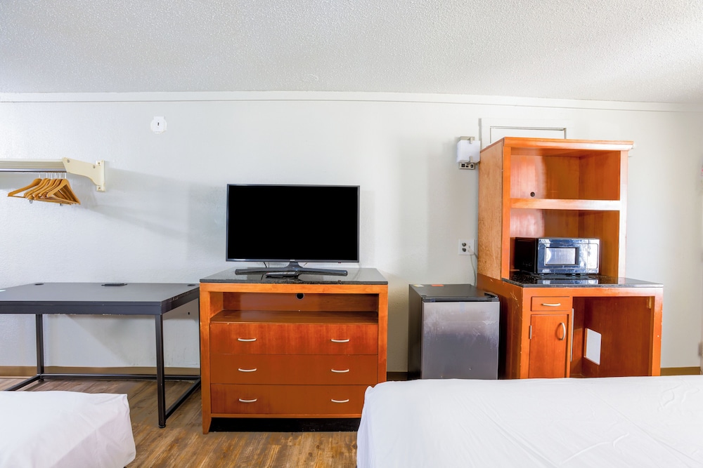 Cozy Garden Inn By OYO Hwy 40 Richmond - photo 29