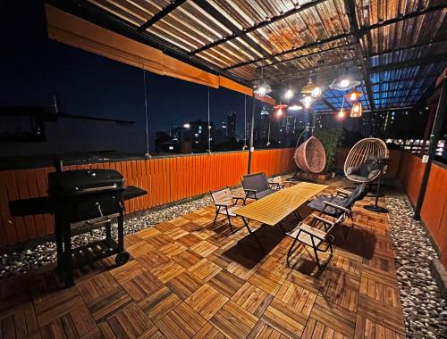 4 Bedroom House with Beautiful Rooftop near BTS Ekkamai