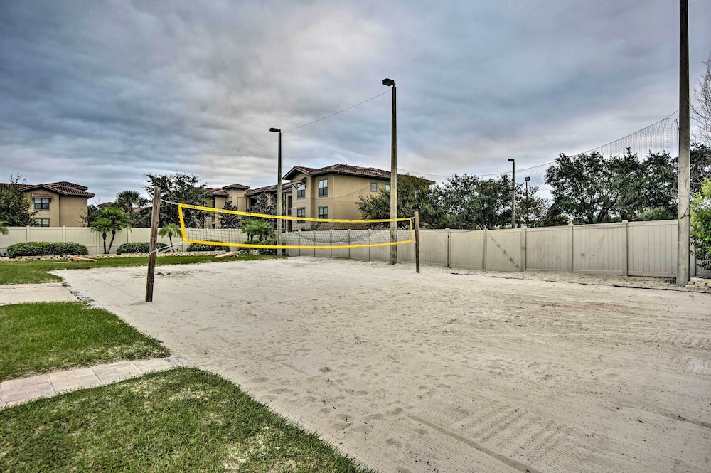 9 Mi to Disney: Sunny Resort Townhome w Patio - photo 21