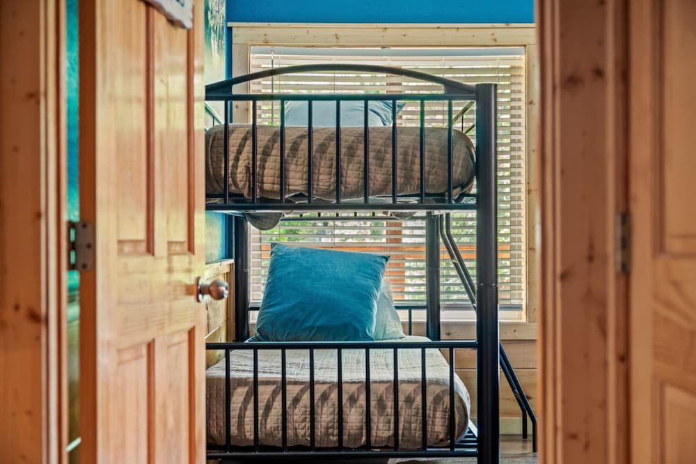 Elegant Elite Estate By Ghosal Luxury Lodging - photo 8
