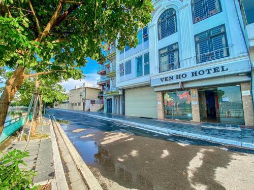 Ven Hồ Hotel - last minute hotel in Hanoi