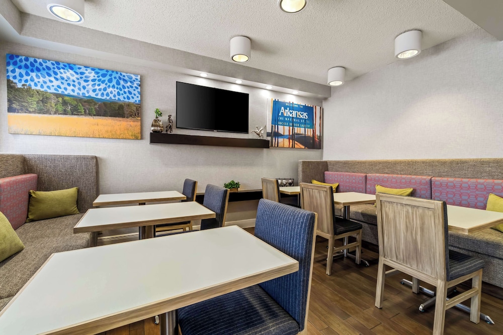 Hampton Inn Jonesboro - photo 56